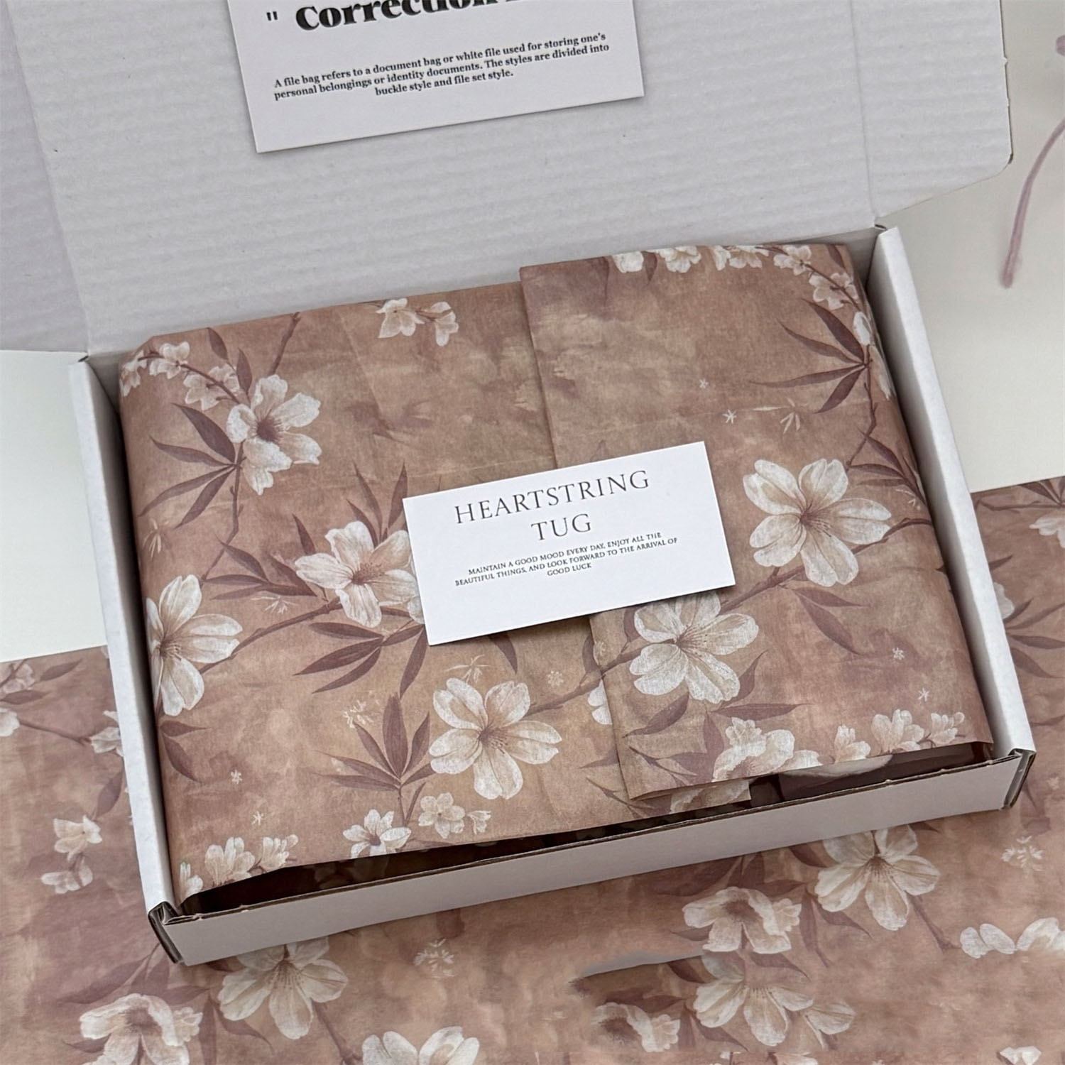 Papier do pakowania prezentów  – Flower Wrap Kraft recenzja i cena