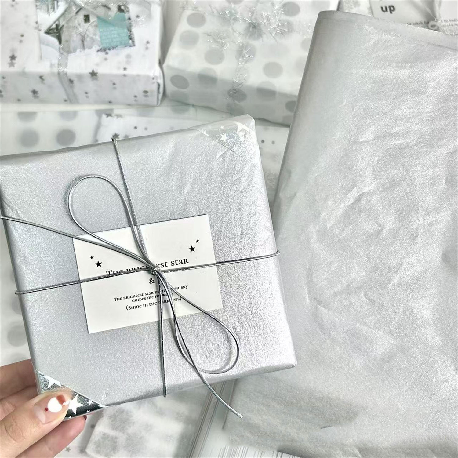 Papier do pakowania prezentów  – Flower Wrap Kraft recenzja i cena